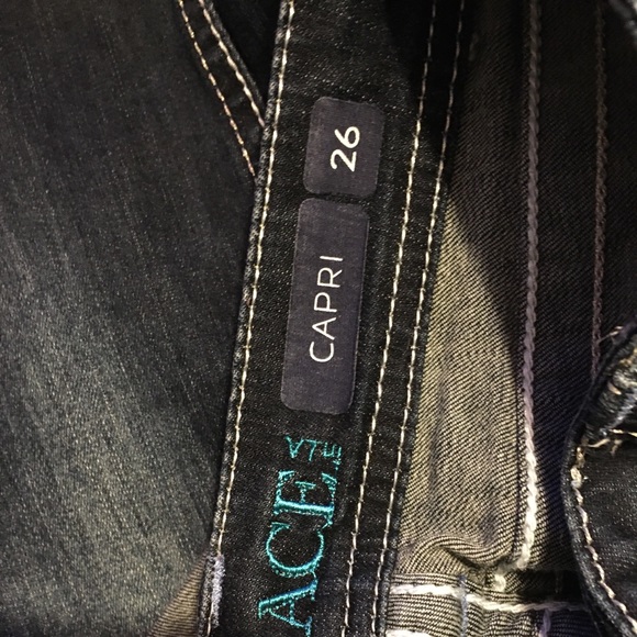 Grace in LA Capris - Picture 7 of 8